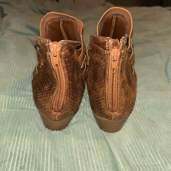 Booties - Picture 4 of 5